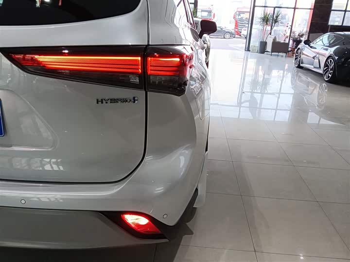 Фото 7 - Toyota Highlander