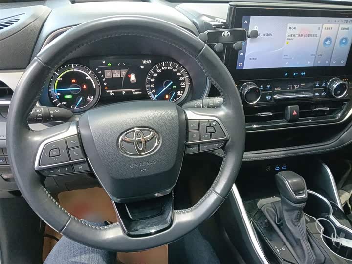 Фото 9 - Toyota Highlander