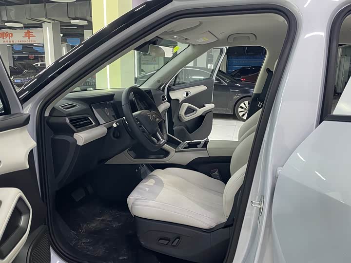 Фото 8 - BYD Yuan Up