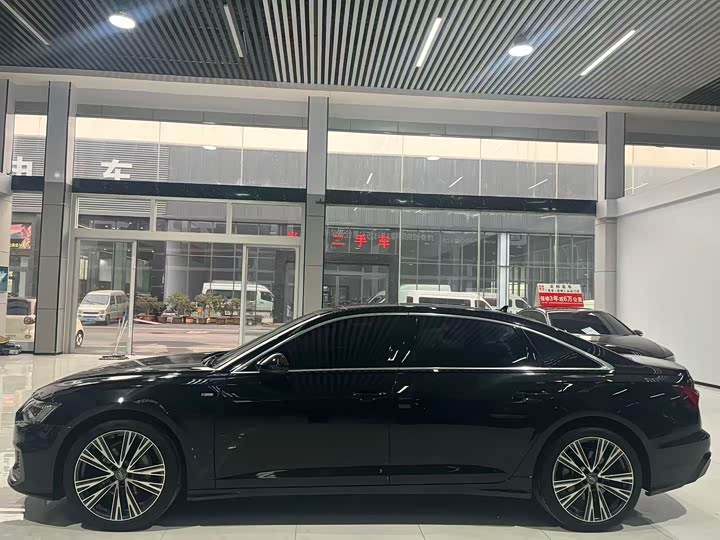 Фото 3 - Audi A6L