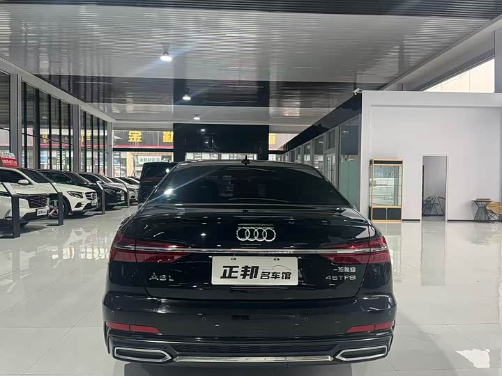 Фото 4 - Audi A6L