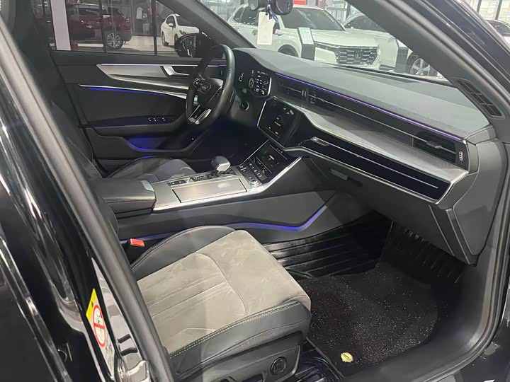 Фото 7 - Audi A6L