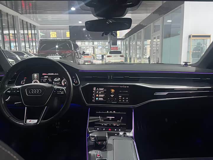 Фото 9 - Audi A6L