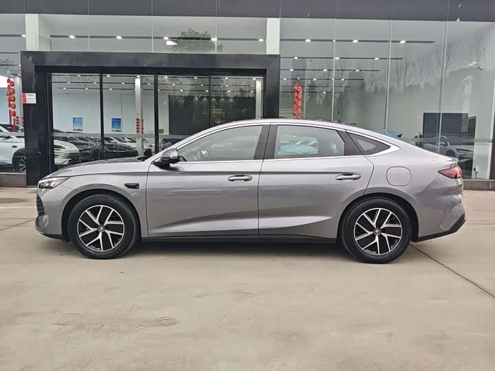 Фото 4 - BYD Qin L