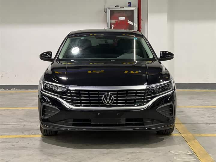 Фото 2 - Volkswagen Passat