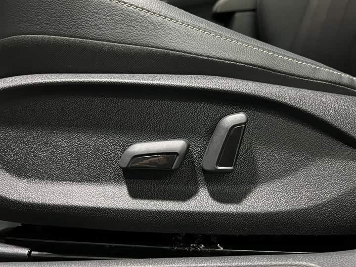 Фото 9 - Volkswagen Passat