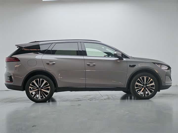 Фото 9 - BYD Tang Hybrid/EV