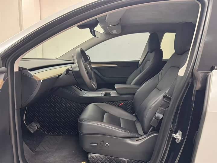 Фото 5 - Tesla Model Y