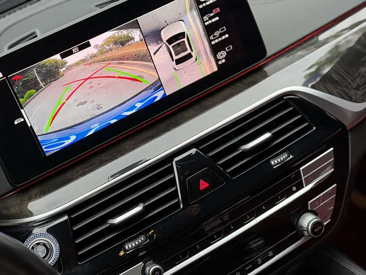 Фото 8 - BMW 5 Series