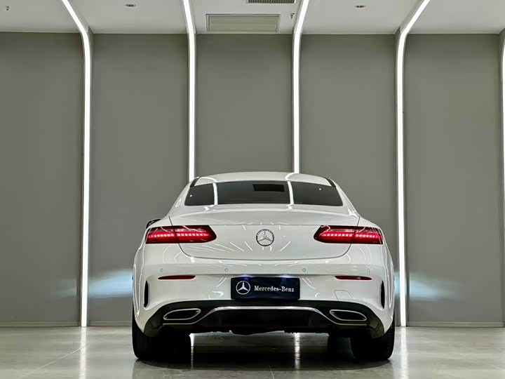 Zdjęcie 8 - Mercedes-Benz E-Class