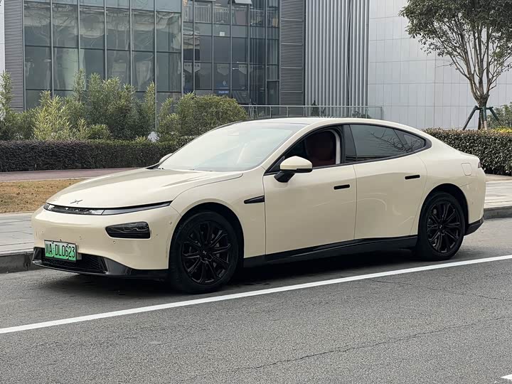 Фото 1 - XPeng P7