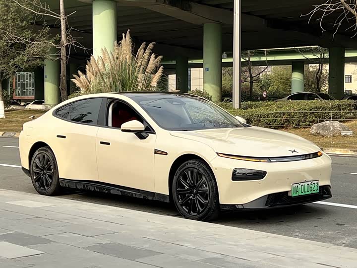 Фото 3 - XPeng P7