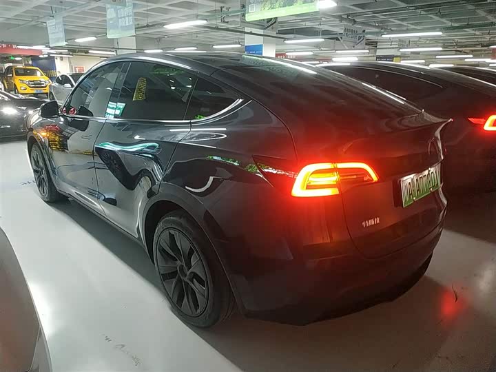 Фото 5 - Tesla Model Y