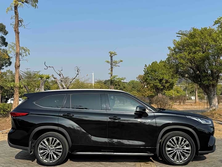 Фото 7 - Toyota Highlander