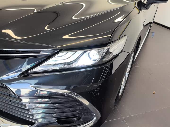 Фото 5 - Toyota Camry