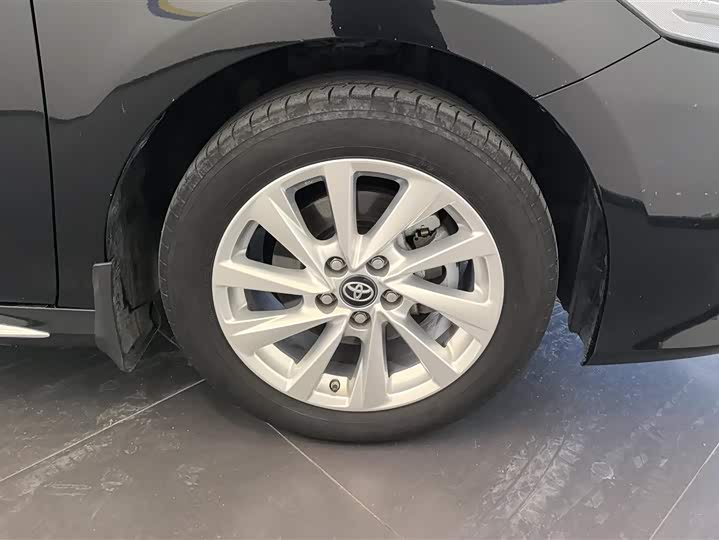 Фото 6 - Toyota Camry