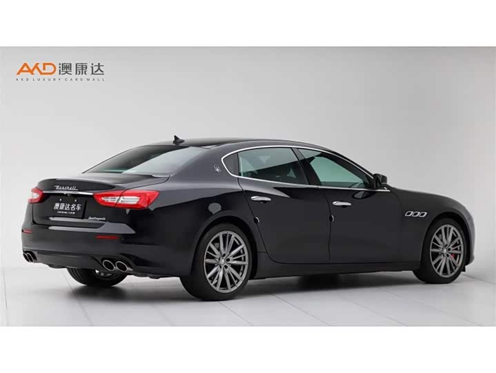 Фото 3 - Maserati Quattroporte