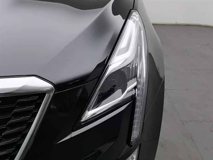 Фото 7 - Cadillac XT5