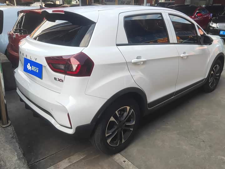 Фото 3 - Geely Geometry EX3