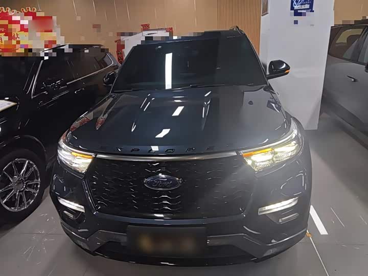 Фото 3 - Ford Explorer