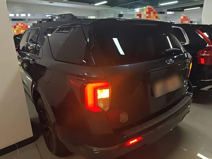 Фото 5 - Ford Explorer