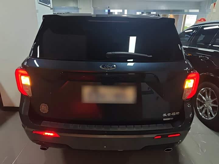 Фото 6 - Ford Explorer