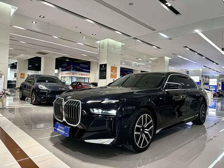 Фото 1 - BMW 7 Series