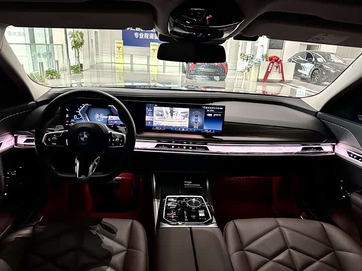 Фото 5 - BMW 7 Series