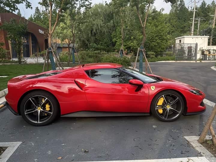 Фото 4 - Ferrari 296