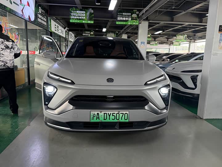 Фото 2 - Nio EC6