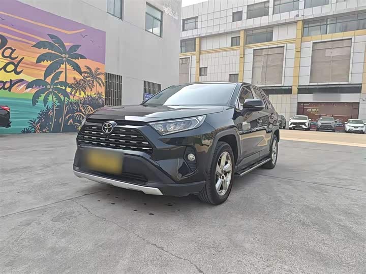 Фото 2 - Toyota RAV4