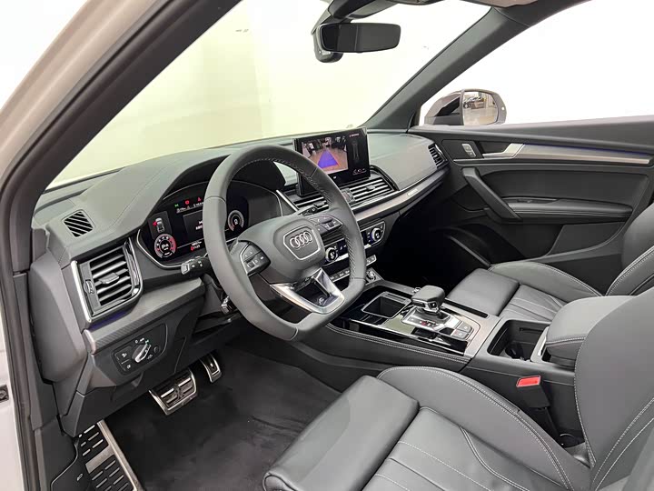 Фото 9 - Audi Q5L