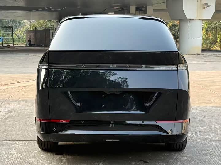 Фото 9 - XPeng X9