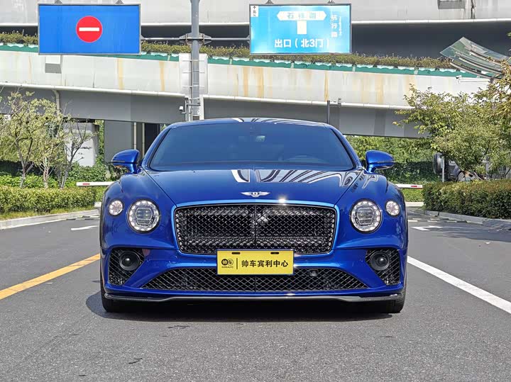 Фото 2 - Bentley Continental GT