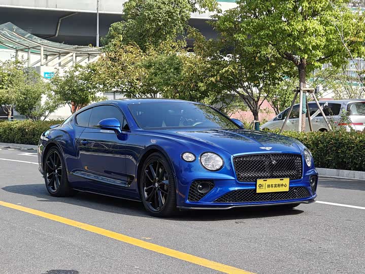 Фото 3 - Bentley Continental GT