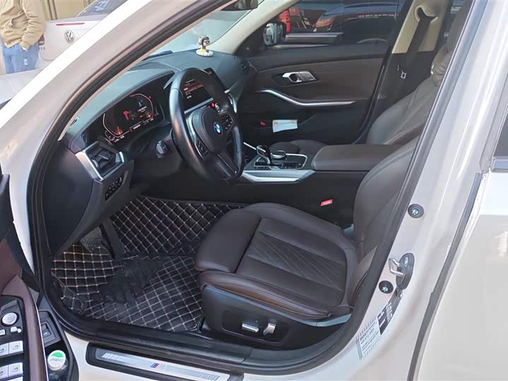 Фото 9 - BMW 3 Series