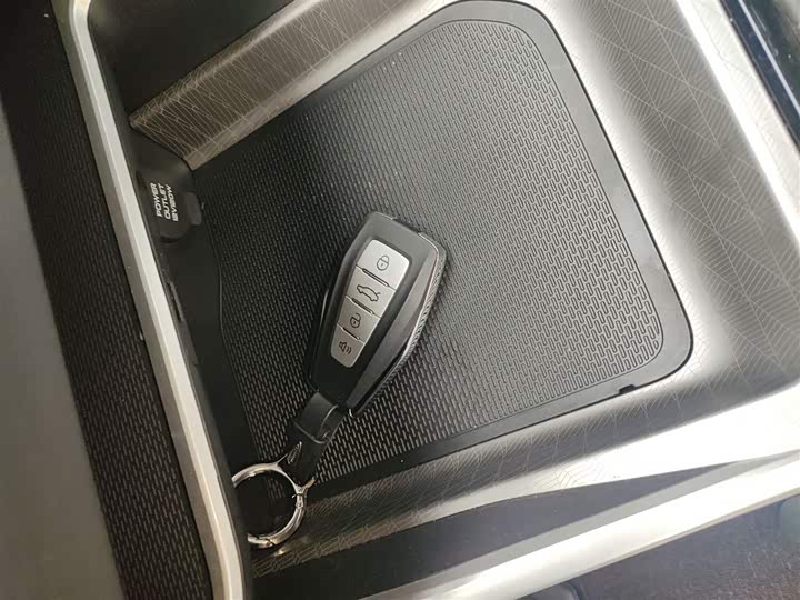 Фото 9 - Geely Emgrand