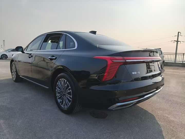 Фото 7 - Hongqi H5