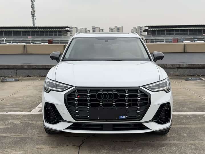 Фото 2 - Audi Q3