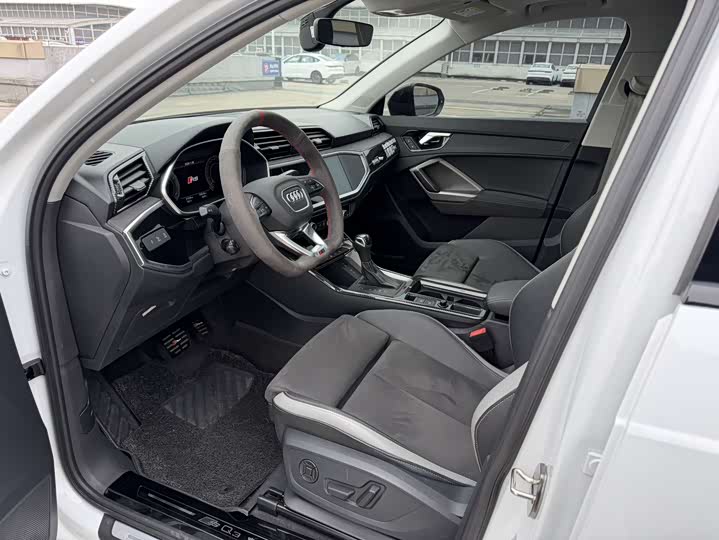 Фото 4 - Audi Q3