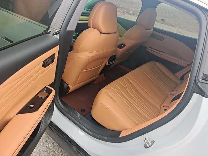 Фото 8 - Geely Galaxy Starshine 8 EM-i