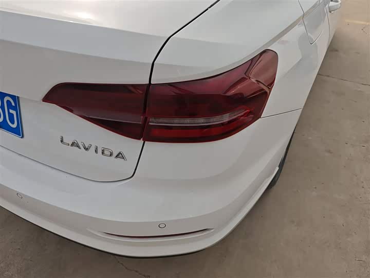 Фото 8 - Volkswagen Lavida