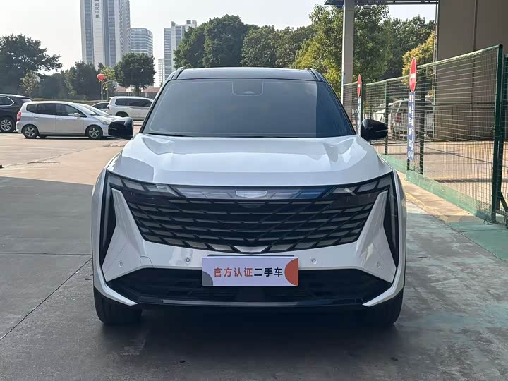 Фото 2 - Geely Atlas L
