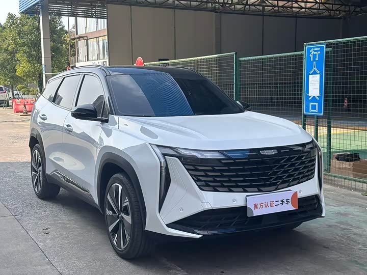 Фото 3 - Geely Atlas L