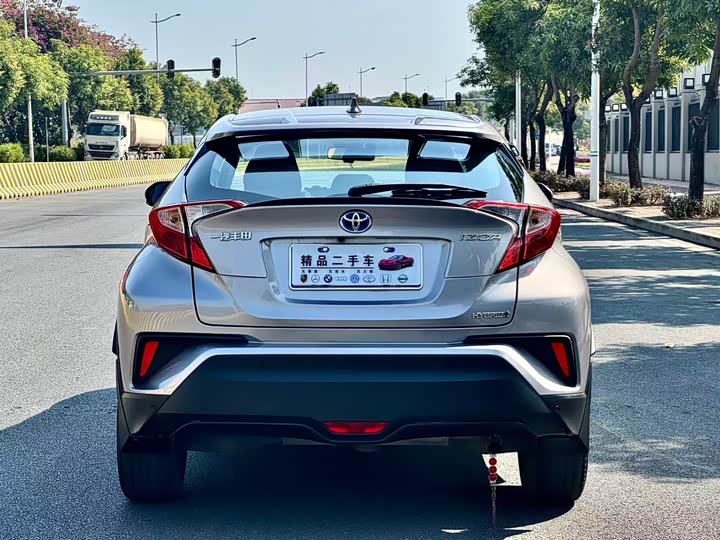 Фото 8 - Toyota Izoa