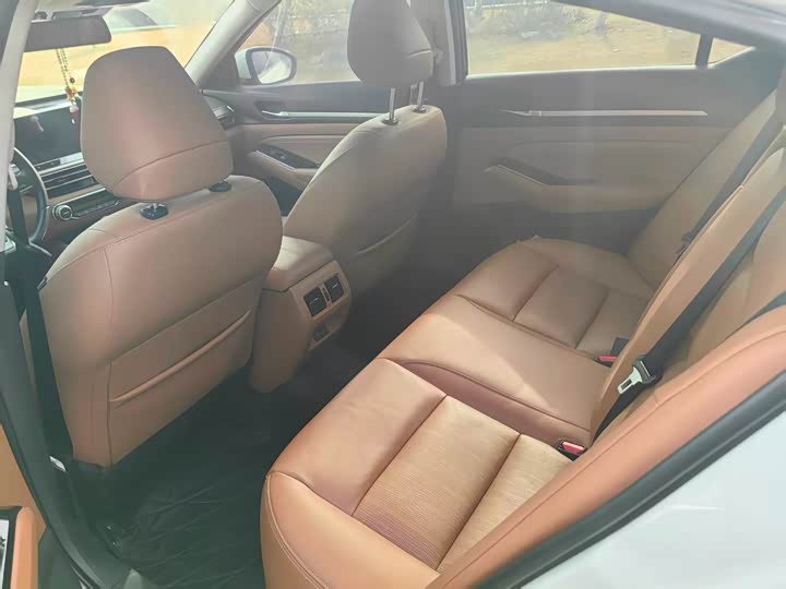 Фото 9 - Nissan Teana