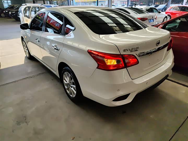 Фото 5 - Nissan Sylphy