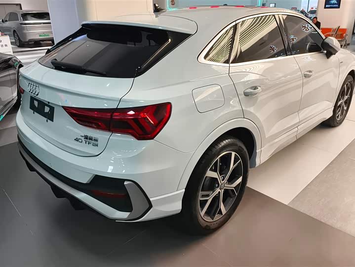 Фото 3 - Audi Q3 Sportback