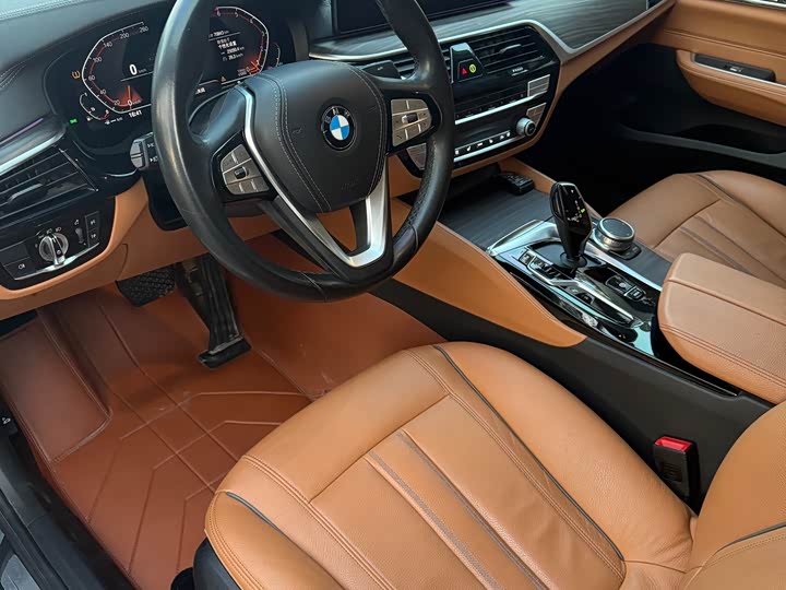 Фото 4 - BMW 6 Series GT