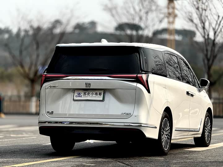 Фото 4 - Buick GL8 Hybrid